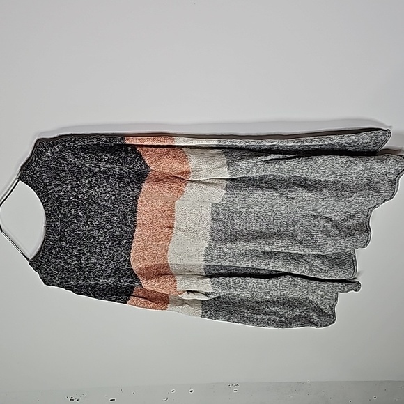 Dc jeans XL gray and pink striped sweater - Picture 4 of 6